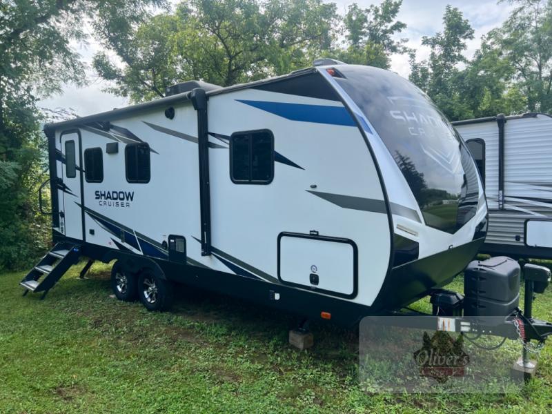 Used 2021 Cruiser Shadow Cruiser 225RBS exterior view parked in the grass